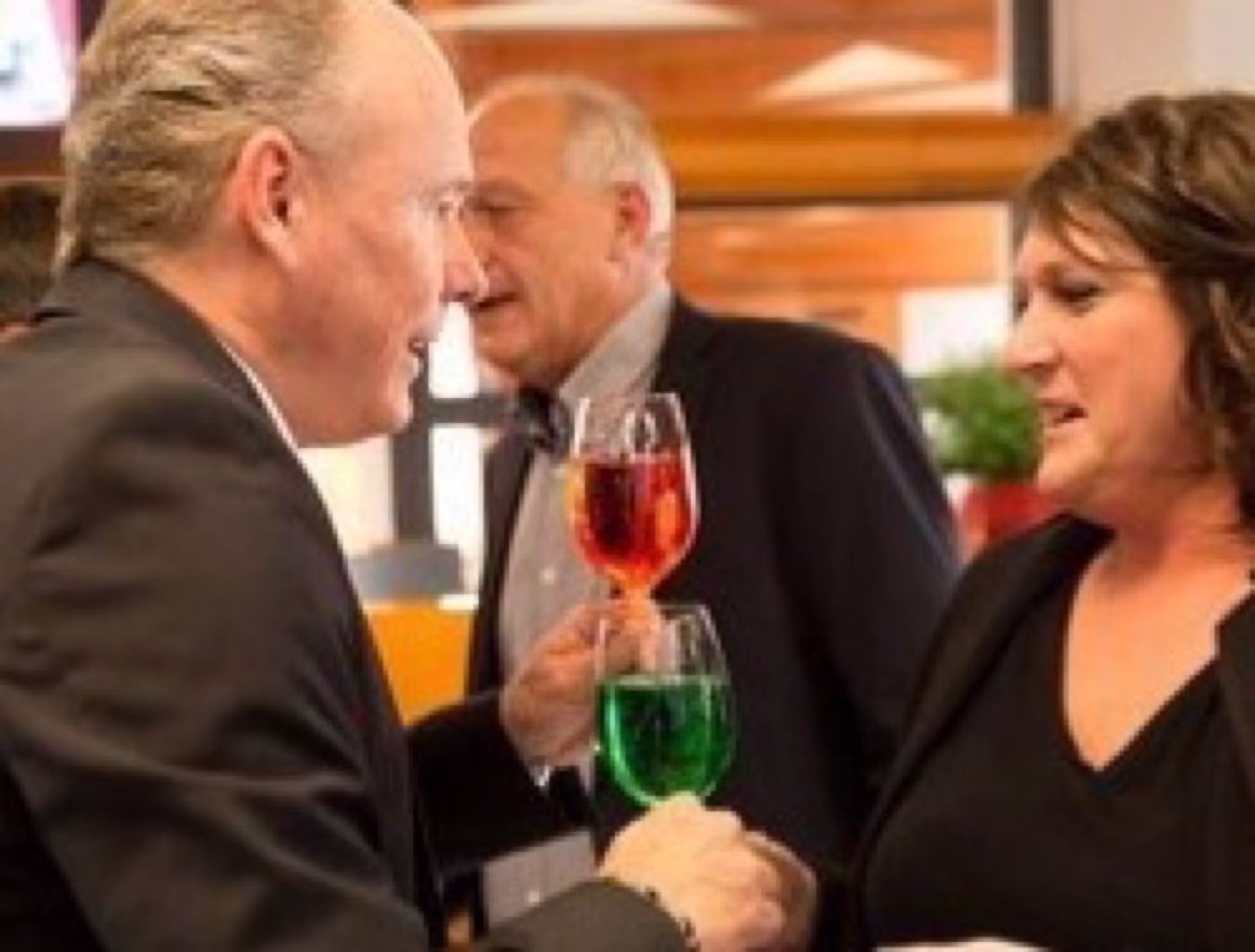 Magic Drinks Sekt-Farbenwechsel beim Empfang